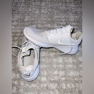 Nike Roshe Runs White